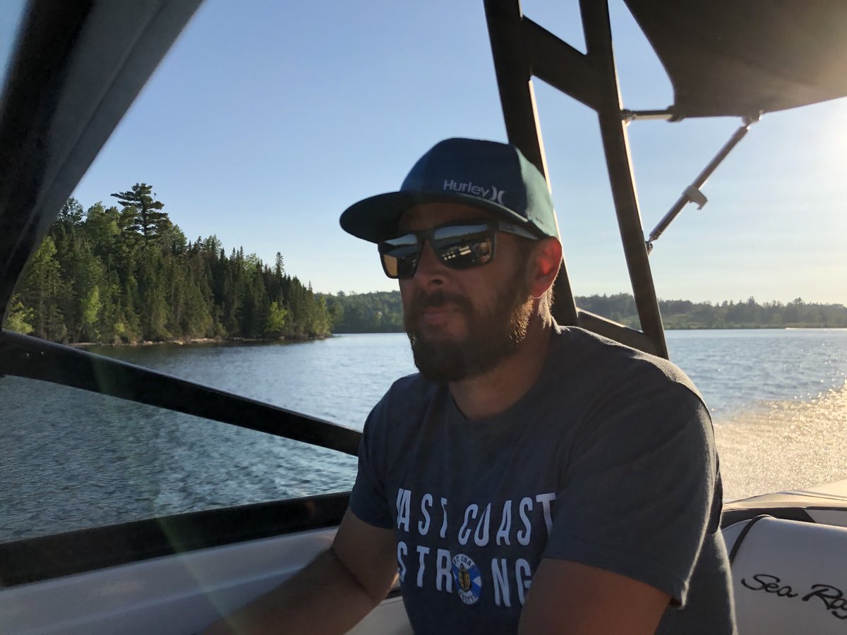 ⁦with ⁦<a href="/ErinBlanchard2/">Erin Blanchard</a>⁩ enjoying an early summer cruise! #eastcoastlifestyle #eastcoaststrong #searay