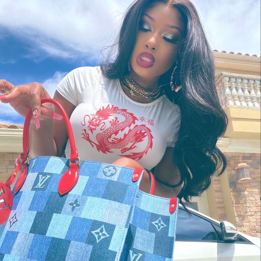 theestallion's tweet image. Hot girl Meg 🥵