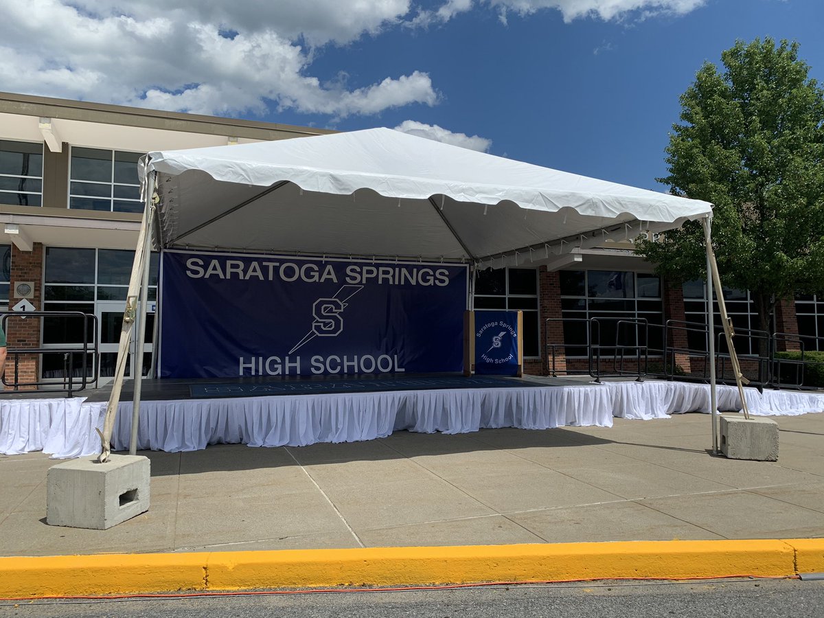 SSHSLeaders's tweet photo. Live stream for the Class of 2020 graduation begins at 8:40 AM! Here’s the link to access:  https://t.co/bInZPdMjoR https://t.co/qxAsbC3YQ0