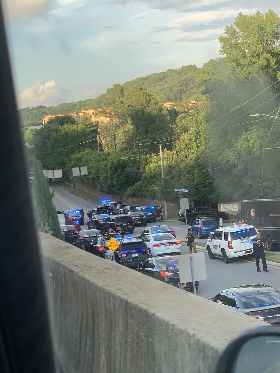 kaleb_dupree's tweet photo. @wsbtv @ChrisJoseWSB regarding the carjacking incident by the chattahoochee river on Powers Ferry Rd. https://t.co/1fDr4wgdDb