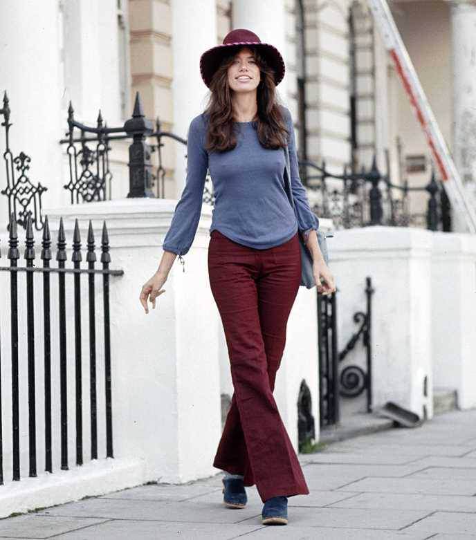 Happy Birthday to music icon Carly Simon! 