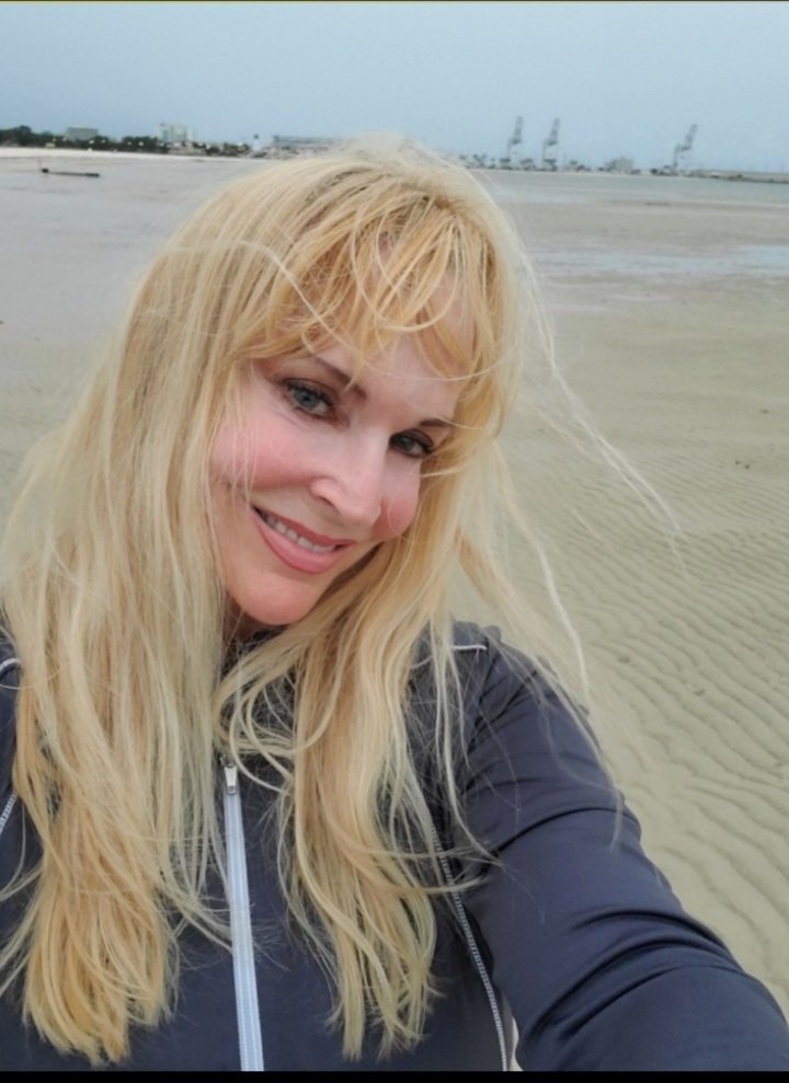 Debra McMichael (Debra Marshall) on Twitter: "🤔Guess where I am right now :)… "