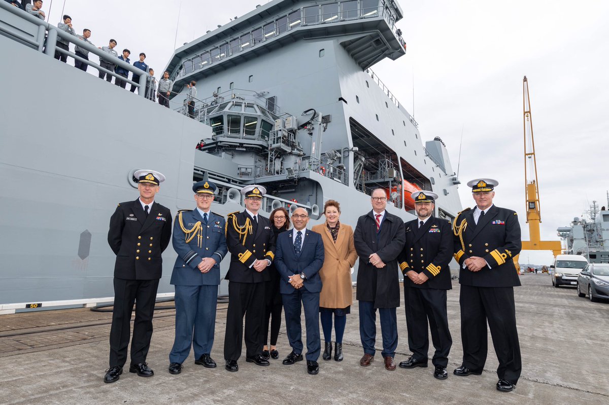 CDF_NZ's tweet photo. Very proud to welcome the @NZNavy’s newest ship Aotearoa to New Zealand this morning from the deck of #HMNZSManawanui. Congratulations to all the women and men of the @NZDefenceForce who have contributed to this moment. 
 
#Force4NZ https://t.co/kUeMJj7GBy