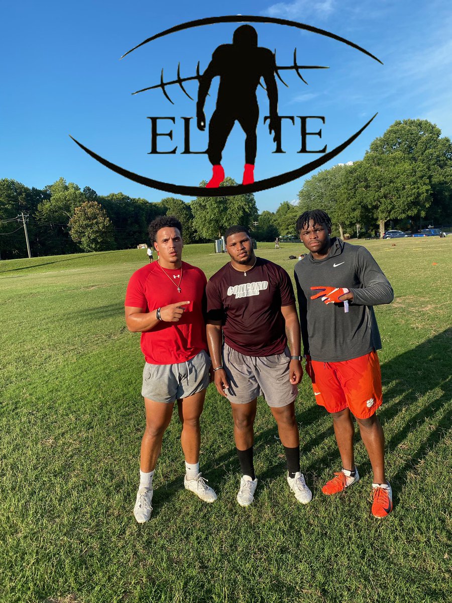 CoachWhitmire's tweet image. Great linebacker session today with Coastal Carolina grad transfer to limestone @jaiden_clayton , Concord Univ @tyfowler07 and Clemson University @_mjones24 #EPT #linebackertraining 🏁