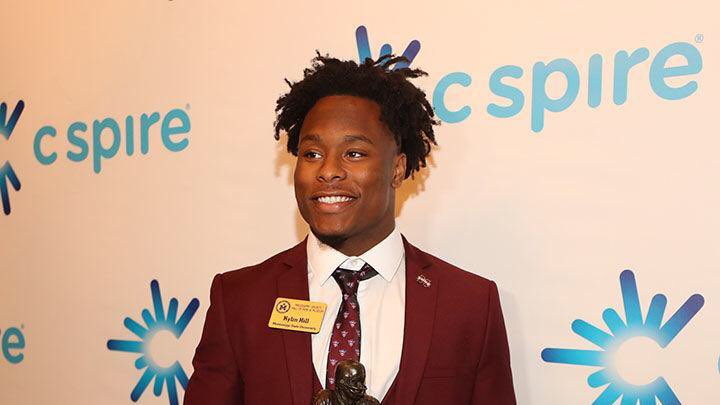 wdrummond17's tweet photo. The scouting report will tell you Kylin Hill is a difference maker. After this week that term — difference maker — takes on a whole new meaning. 

I’m proud to be a dawg every single day, but none more than today, thank you @H_Kylin @JohnCohenAD @Coach_Leach @HailState. https://t.co/0go0bu4v1C