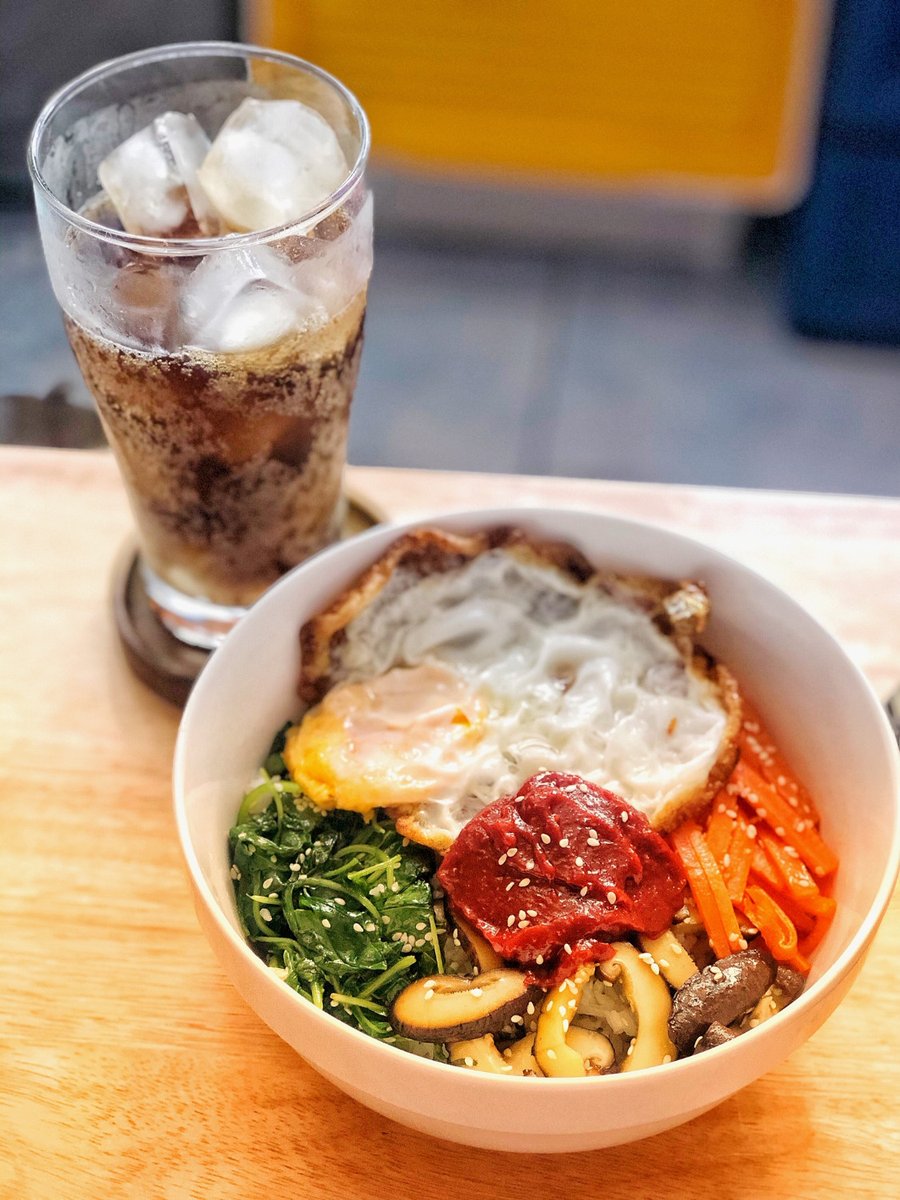 pantip_korea's tweet photo. โควิด เดลี่ :: เมื่อต้อง WFH และคิดถึงอาหารเกาหลีมากๆ (อีทึก Cook Book บับเบิ้ล คยูฮยอน และ รยออุค)

#SUPERJUNIOR #슈퍼주니어 #อีทึก #이특 #LEETEUK #COOKBOOK #LEETEUKCOOKBOOK #CHEFTEUK #TEUKCHEF #KPOP #ไอดอลเกาหลี #pantip

🔗 https://t.co/LrKEihBzAm https://t.co/2Mft06bfTN