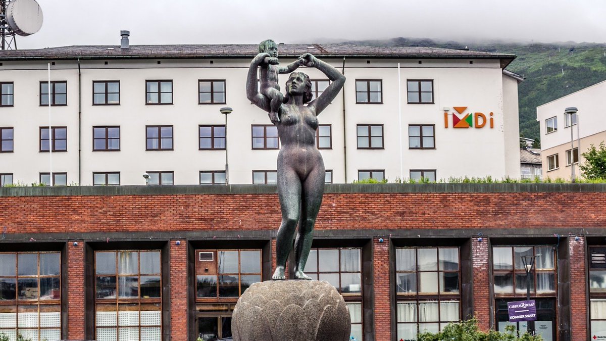PopiKmb's tweet photo. Liv opp av kaos 🇳🇴© Popi Kmb
See more #photos on my blog: https://t.co/aiu4BJRVv3

#norway #norge #monuments #statues #photography #FotoRshot #ThePhotoHour #myphoto #YourAwesomePics #myphotos #narvik #photographylovers https://t.co/TS3TLLL68F