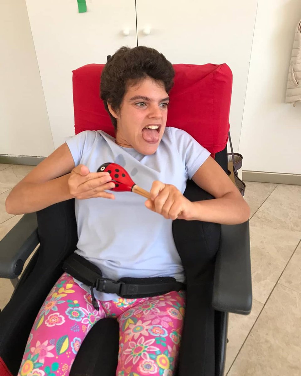 AdimiMijas's tweet photo. Trabajando la estimulación sensorial con Lucía.
Los viernes estamos más activos todavía 😜💃💃
#FelizFinde a tod@s 😘😘😘
#EnAdimiNoParamos #SuperFamiliasAdimi #FelizViernes #estimulacionsensorial #estamosatope https://t.co/IGXtuPbJSK