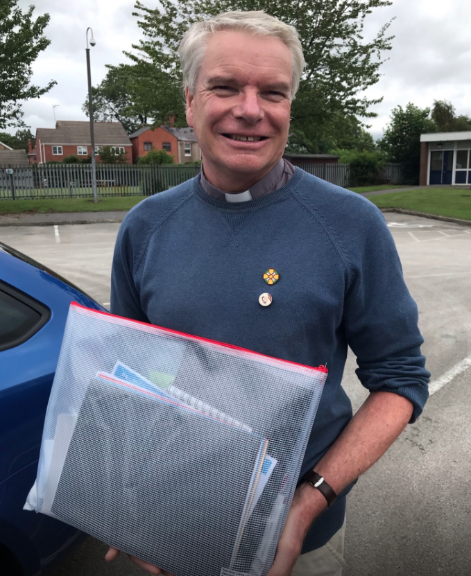 TyPawb's tweet photo. Great things happen when we all work together :)
We've worked with @WrexhamFIS to deliver 99 art packs to children in Wrexham so far, with even more set to follow 👉https://t.co/naK3SlYQV7 @wrexhamcbc @Arts_Wales_ @love_wrexham @northwalescom #Wrexham #artsathome #usefulart https://t.co/KZ40F7QIBC
