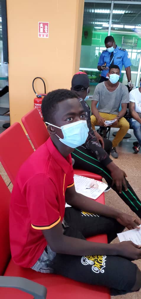 OIMCameroun's tweet photo. Doume, 15 ans le regard plein d'espoir fait parti des 124 camerounais retournés le 01 juillet dernier par un vol charter affrêté par @UNmigration, grâce aux financements de #FFUE avec le soutien du gouvernement du #Cameroun
@UEauCameroun #AfricaTrustFund https://t.co/MYZjlz1TS1