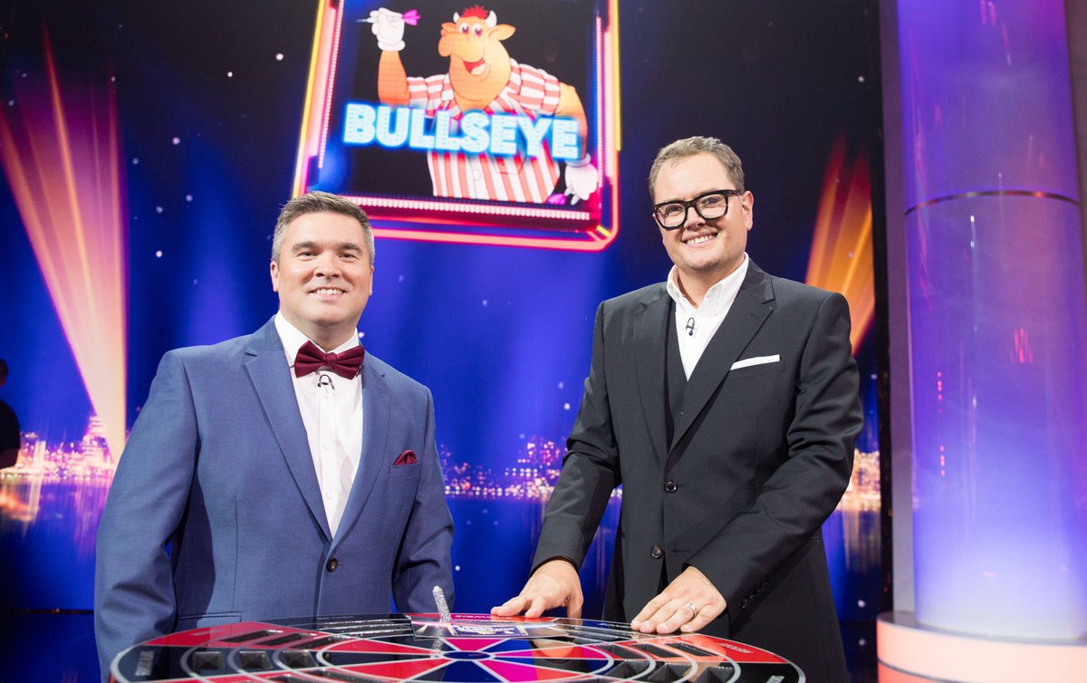 LittleRichard's tweet photo. Saturday night at 7:30pm on @ITV. Alan Carr’s Epic Gameshow does Bullseye! https://t.co/ukWJpOEwKd