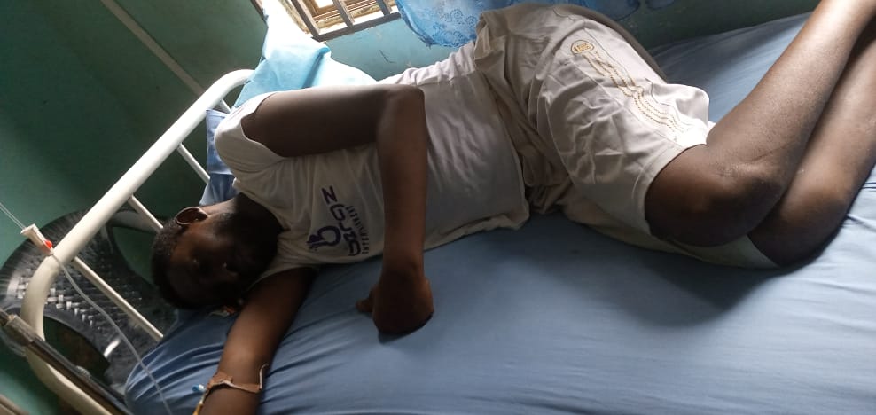 Ceefour__'s tweet photo. Guys this is an urgent plea for help. My friend Jay, a music producer and audio engineer, @Ice_Berg_Beatz, has been diagnosed with gallbladder infection and other liver complications. He can't afford the treatment which includes surgery. https://t.co/6iRzhLXt1F