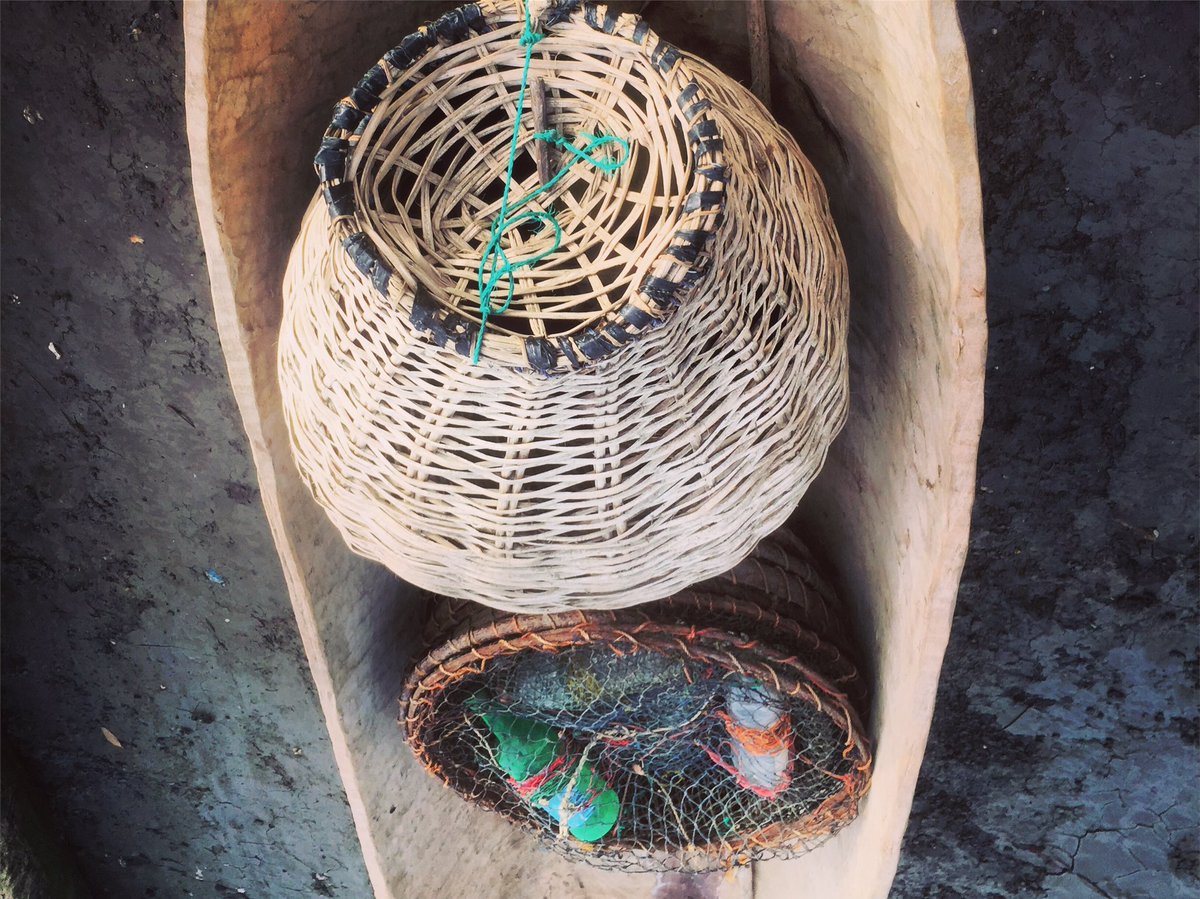debarros_miguel's tweet photo. PURTU DI BANDÉ-4
Porto de pesca de alto #BANDIM
Era um local sagrado (malgos). Um dos santuários (baloba), servia para a proteção do território, uma espécie de forte, que permitiu conservar todo ecossistema costeiro e valorizar pesca artesanal sendo até agora local das divindades https://t.co/9iUX85pezP