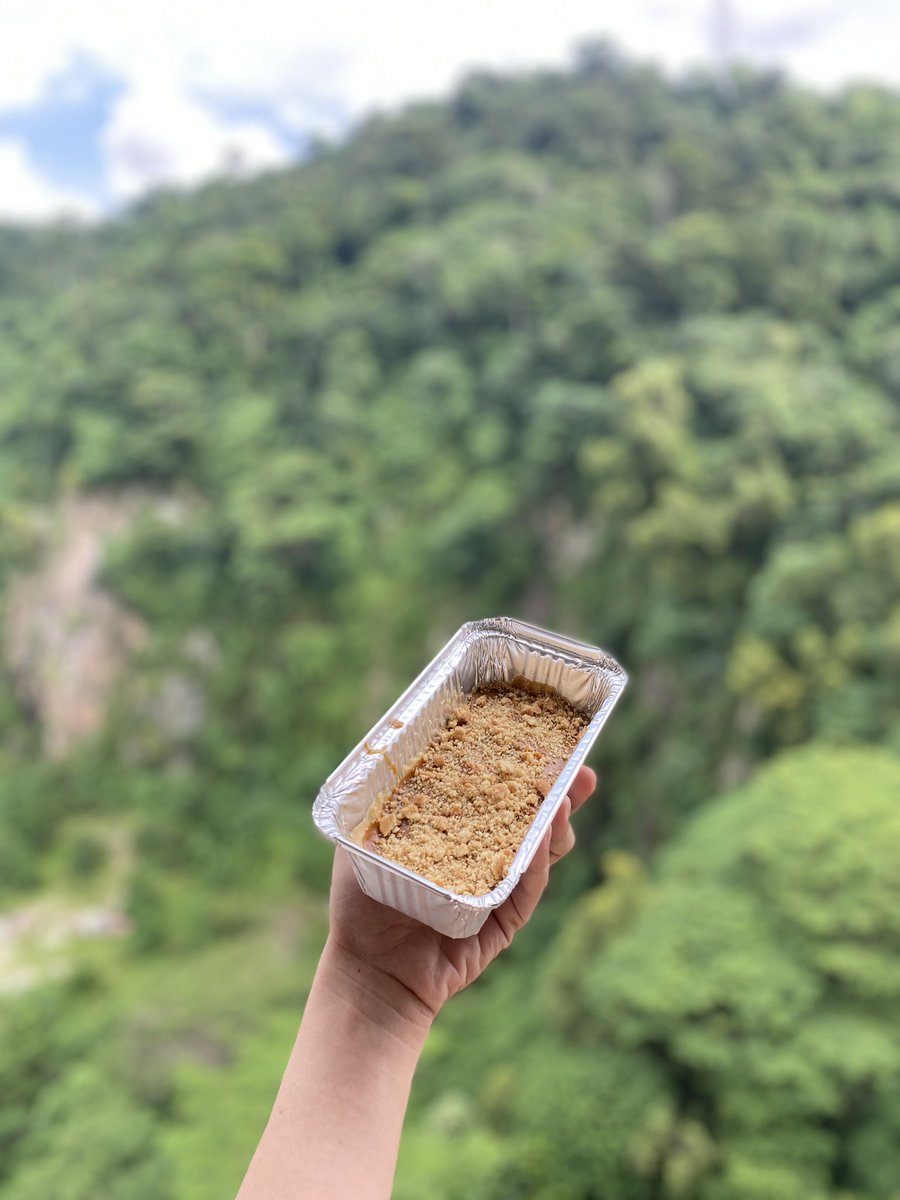 Eyyy_leaf's tweet photo. Kot2 la ada yg nak mencari kek utk weekend ni ke or utk any event like bday party ke apa ke, can let me know, siap nak buat thread lagi hasil bakery aku. Haha. Kita start dengan Lotus Biscoff Cheesecake dulu, ada 3 size yg saya buat https://t.co/lZnoopOtUx