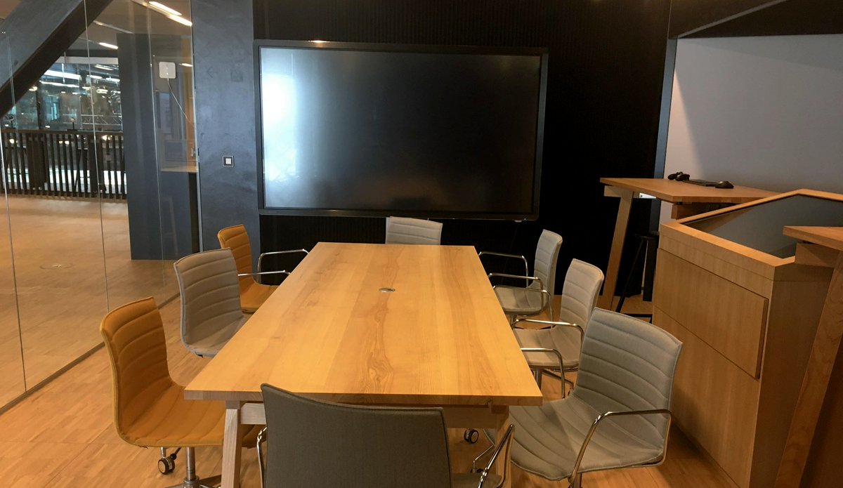 BIMequity's tweet photo. Nyt kursuslokale up and running. 🏃🏻‍♀️ Skal du besøge os efter sommeren? Du kan finde vores kursuskalender på https://t.co/uRGlnx9fOi

#bim #courses #training #uddannelse #kurser #blox #bloxhub https://t.co/t0bhZxCHdL