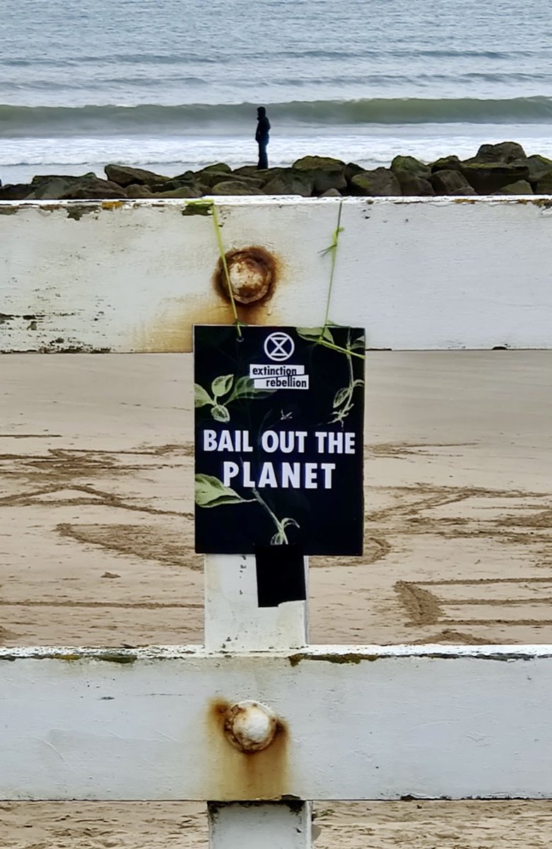 AberdeenXr's tweet photo. In solidarity with @XREurope, we demand govs #JustRecovery and #BuildBackBetter rather than bailing out the polluters. COVID-19 bailouts must have green strings attached. TELL #BankOfEngland and #UKTreasury TO STOP FUNDING CLIMATE BREAKDOWN! https://t.co/gdbviQaTiy https://t.co/tVkVRioL9C