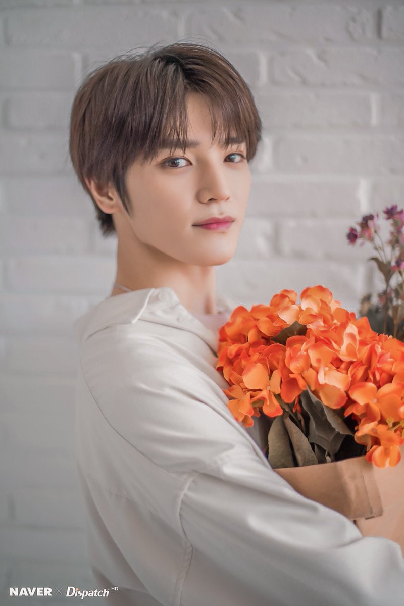 ดิสแพทถ่ายเเทยงเซทนี้ได้โครตดี หนุ่มดอกไม้ที่แสนอ่อนโยนหล่อละมุนมาก T_______T