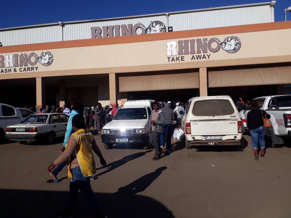 NogumlaPat's tweet photo. @SA_Taxis Kudlaliwe ngathi ngurhulumente https://t.co/6gejnkXbZ6