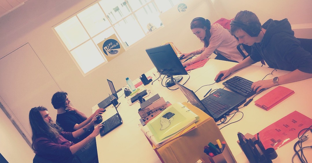 LCharlieGames's tweet image. We have new interns for the summer! The lockdown has been lifted and the office feels alive again!
#gamedevelopment #videogamedeveloper #indiedev #teamwork #backintheoffice #interns