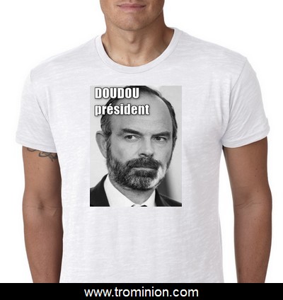 Etoile2M's tweet photo. Edouard Philippe  surnommé le Parasol 
parce-qu’il fait de l'ombre à Macron
😂😂😂😂😂 

#remaniement https://t.co/99C9VaWynE