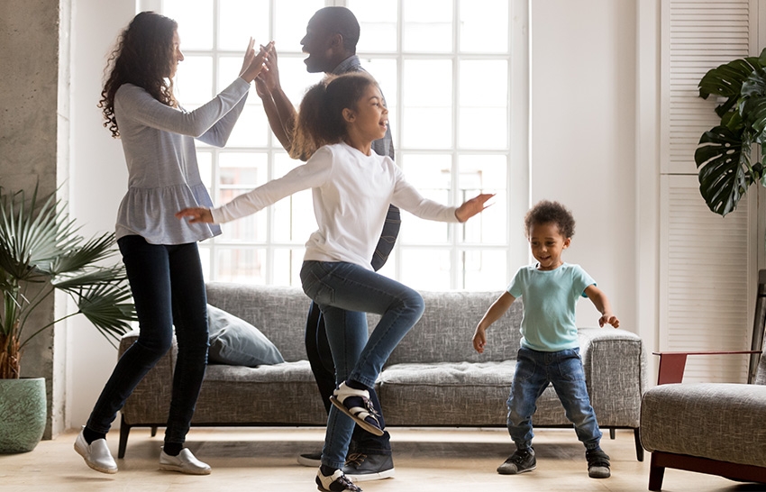 Stay healthy and fit this #Holistay 2020. Read out blog on our favourite summer pastimes: to keep fit bit.ly/2NLseOh

#JasonPersonalCare  #naturaldeodorant #stayingactive #isolationfitness #fitnesspilates #workoutinthepark #familytime #tennislover #playing #walkinthesun