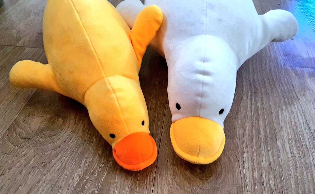 안녕하세요 덕규입니다 :) 

바디필로우 출시가 얼마 남지 않은 시점에서
작은 Rt이벤트를 준비했습니다! 
Rt해주신분들 중 한분을 추첨해 오리바디필로우 세트를 보내드려요! 
추첨자 발표는 다음 주 중에 추첨해요!!😚💛🧡

※본 상품은 샘플로 제작되었던 제품입니다 참고부탁드려요!※