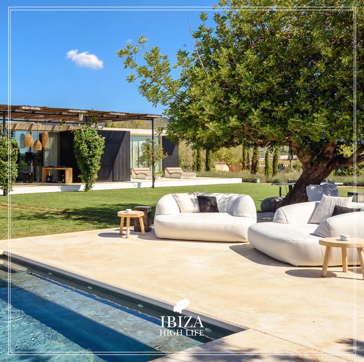Days by the pool are days well spent. Make the most of late summer discounts and enjoy some Mediterranean sunshine. Our team are on hand to help find you the perfect villa.

#ibiza #villas #holiday #summer