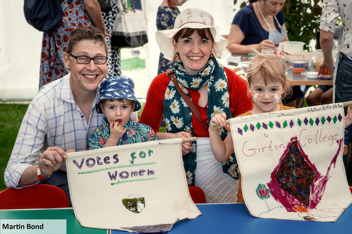 GirtonCollege's tweet image. Thank you to @CUQuizsoc, Bobtails, @Raspberry_Pi, @computermuseum, @artbashhackney, @PopovaYelena, Annabel O'Docherty, Penny Farthering Club, The English School of Falconry, @kbl_event_hire, @PeacockArchery for providing fun and educational activities. 12/n