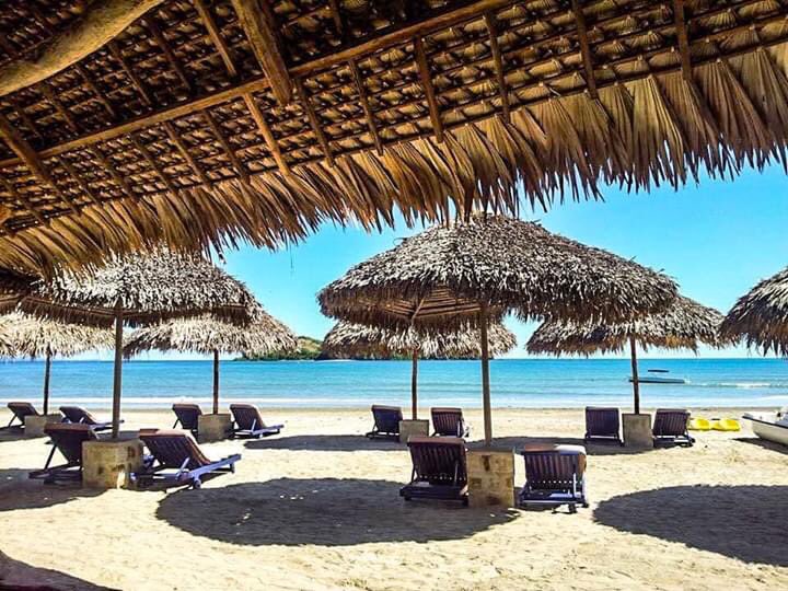 zlatanrene's tweet photo. Pour les amoureux de fruits de mer et de produits locaux, L’Alta Marea restaurant by Nosy Be Hôtel & Spa réouvre ce jour , de 11:00 à 15:00! 🇲🇬
#therealmadagascar #madagascartourism #mymadagascar #madagascartravel #officialtravelguide #traveltomorrow #travelocal #positiveplanet https://t.co/RlKtCAix3A