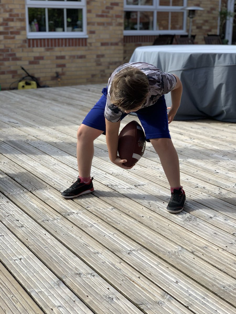 leannetheginger's tweet photo. The figure of 8,s for this weeks ⁦@SussexSchGames⁩ Trying our best as always for ⁦@ArundelCofE⁩ ⁦@Sport_ArundelCE⁩ ⁦@S_A_Sport⁩  🏉. The back drops were hardest! 🏉 https://t.co/tDFb7ZNDwt