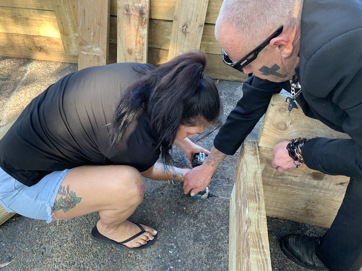 Tenants from Windale, Newcastle, building another Community Garden. What once was a dumping ground, now a place to grow food. Tenants also got on the tools ⚒️