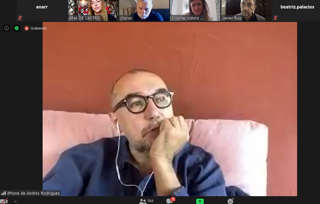 MarketingDirecto.com (@mkdirecto) on Twitter photo "Hace tiempo que los periodistas perdimos el monopolio de la información. Hoy competimos con las marcas en la generación de contenidos porque se han roto las barreras entre el periodismo y la publicidad puros", <a href="/ArodSpainMedia/">Andrés Rodríguez</a>, en el encuentro Meaningful Media de <a href="/HavasPR_Es/">Havas PR España</a> "Hace tiempo que los periodistas perdimos el monopolio de la información. Hoy competimos con las marcas en la generación de contenidos porque se han roto las barreras entre el periodismo y la publicidad puros", <a href="/ArodSpainMedia/">Andrés Rodríguez</a>, en el encuentro Meaningful Media de <a href="/HavasPR_Es/">Havas PR España</a>