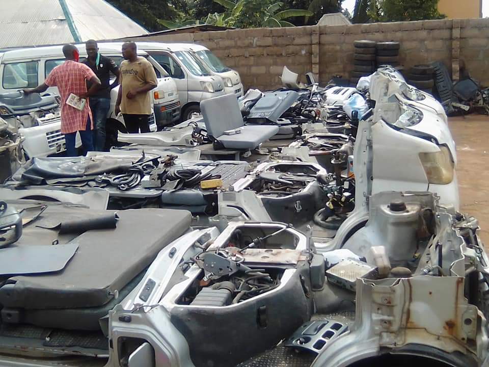 The042Network's tweet photo. Igbo Ingenuity

From Nnewi to Oba, Mgbuka Obosi, and Onitsha, all in Anambra state, are dotted along streets and major road sides, vehicle re-assembling companies, where young Igbo men exhibit ingenious talents by piecing together various motor parts into full fledged vehicles. https://t.co/COKuDPCQsH