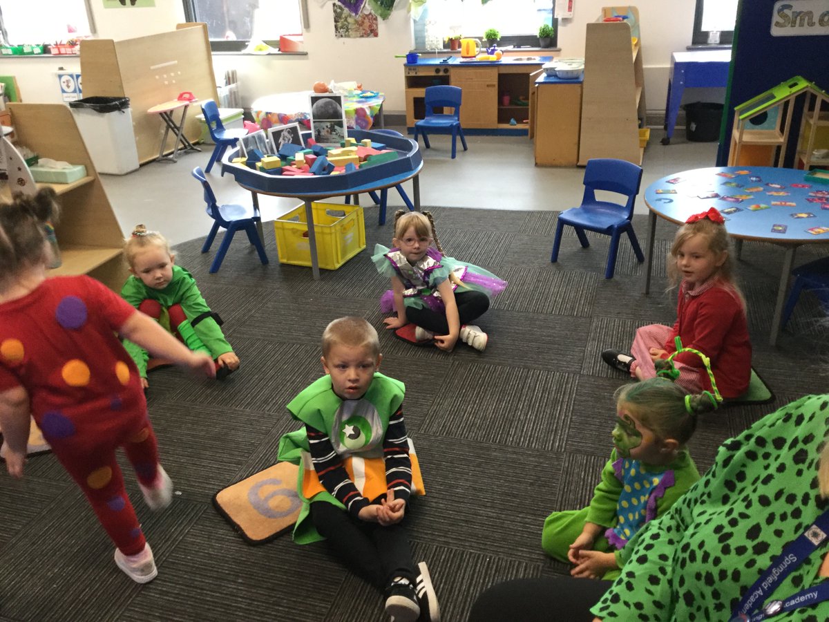 SpringfieldDLT's tweet image. Even Aliens need to wash their hands!

Social distancing and still having fun in Early Years.