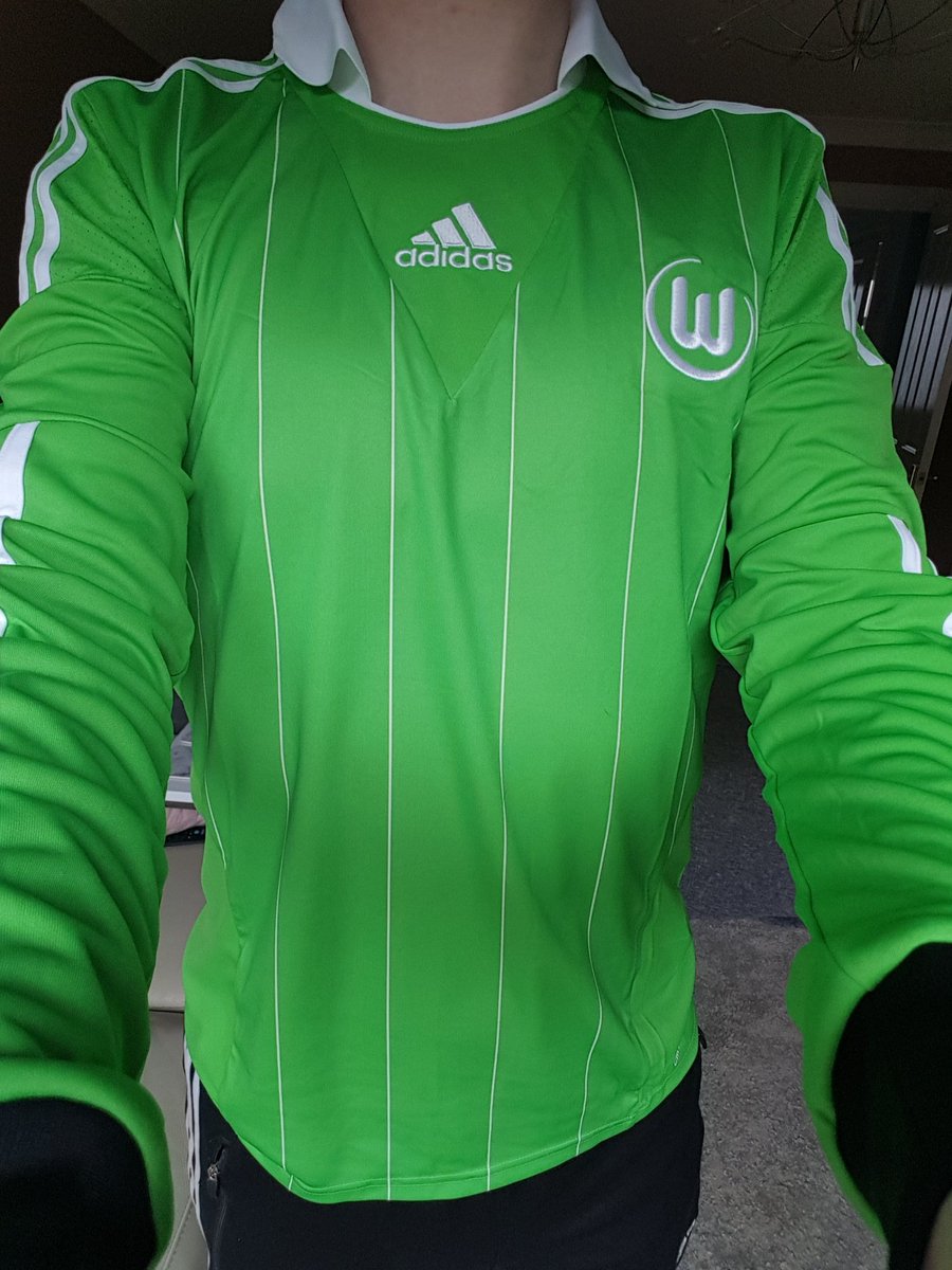 Day 90:VfL Wolfsburg away, 2013/14.As worn by the Wolves when they finished 5th in the Bundesliga. Would much rather have the Volkswagen logo on there but the fact that it's absent probably explains the £14 price.And yes I took the tags off. @homeshirts1  @TheKitmanUK