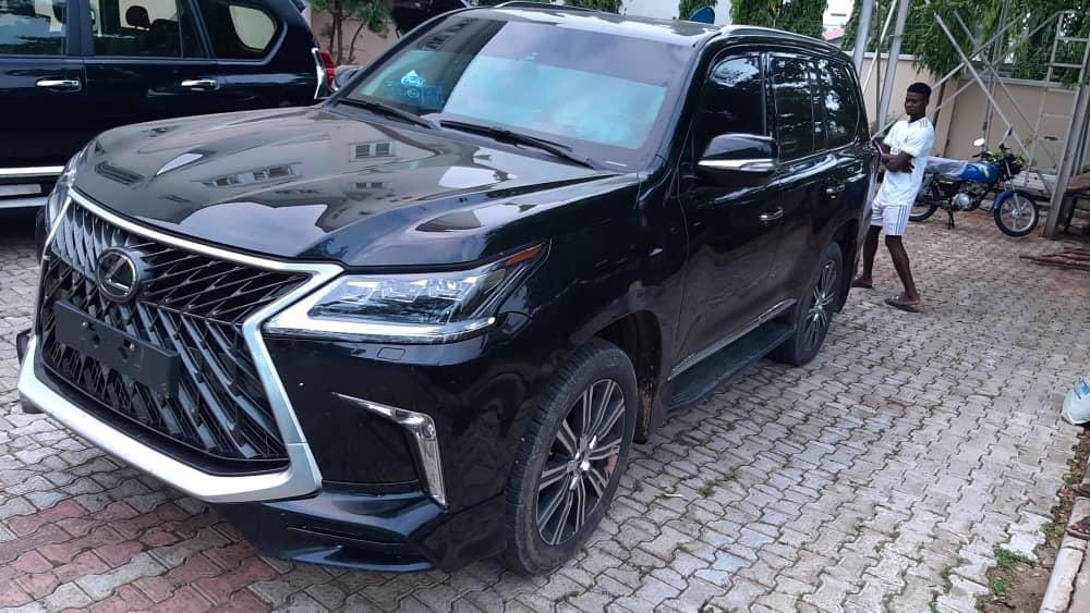 oil_shaeikh's tweet photo. Who is going to get this beast from me? 160m only, Bullet proof 2020 Lexusx570 , ordinary available for 70m lx570 . I need 1000rts only #mompha #davido #instablog https://t.co/U3SnVJVc5s