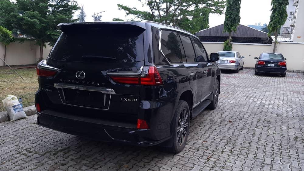 oil_shaeikh's tweet photo. Who is going to get this beast from me? 160m only, Bullet proof 2020 Lexusx570 , ordinary available for 70m lx570 . I need 1000rts only #mompha #davido #instablog https://t.co/U3SnVJVc5s