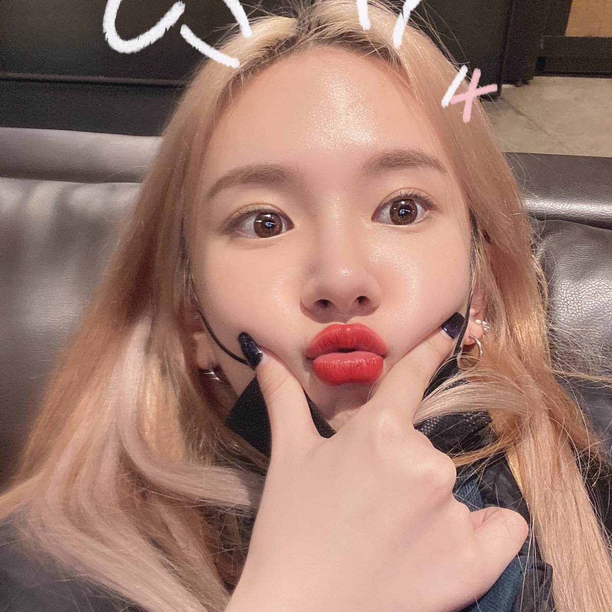 ANS_official_'s tweet photo. 답 다 못해줘서 미안해요 힝.. 최대한 빠르고 정성담아서 쓰려고 했는데 흑.. 다음에도 또 로연이랑 놀아줘요 사랑하고 고마워요 앤써💗💗💗🐰 https://t.co/twTIqgUMVF