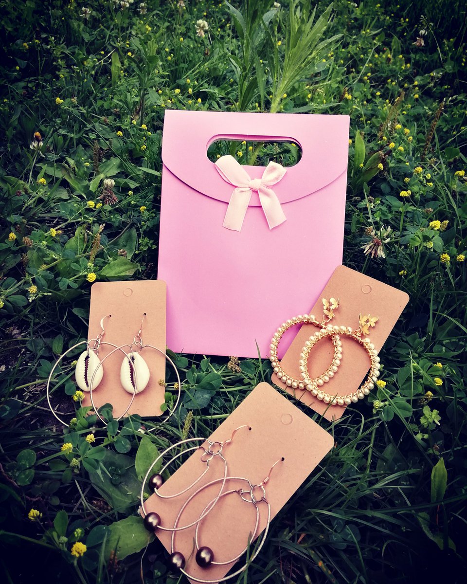 ShopHanmey's tweet photo. Elles ont bénéficiés de leur 20% chez https://t.co/5d3w552Hlk

#promotion 
#achat 
#faitmain
#bijouxfantaisies 
#perles 
#faitmainenfrance
#picoftheday 
#morningmotivation https://t.co/tZdKFrmeBi