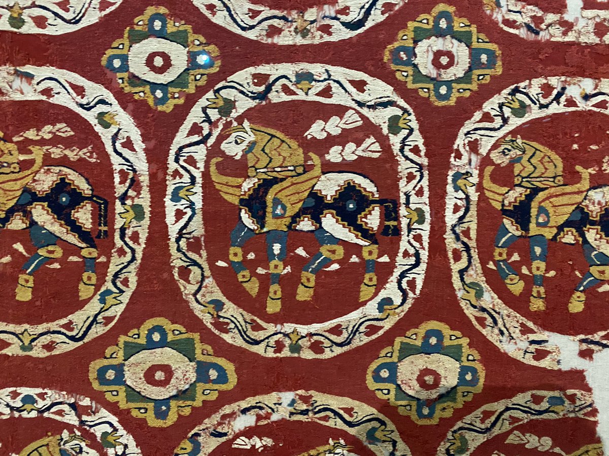 BR_Sprecher's tweet image. Voyage autour du monde et dans le passé, grâce à la collection de tissus et d’œuvres d’art de la fondation #Abegg à Riggisberg. #ExcursionCF