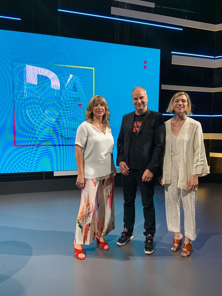 GammaDonna_'s tweet photo. 🚦 Ieri ai #TouchpointDays di @Touchpoint_News abbiamo dato qualche 𝙨𝙪𝙘𝙘𝙤𝙨𝙖 𝙖𝙣𝙩𝙞𝙘𝙞𝙥𝙖𝙯𝙞𝙤𝙣𝙚 su imminente lancio #PremioGammaDonna 🐝 - che nel 2020 diventa un format TV con @QVCITALIA - e su prox #GammaForum!
🔥 Hai perso l'intervista? 👇🏻
https://t.co/89rmcbpWPx https://t.co/yrNMcChzgZ