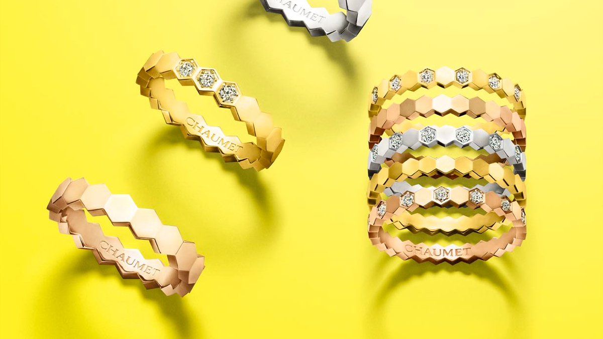 Chaumet's tweet photo. Mix and match our graphic #BeeMyLove rings to create your own combination.

Browse the collection on https://t.co/zK1clm41Tl

#StackingChaumet https://t.co/XmsJMlm7GY