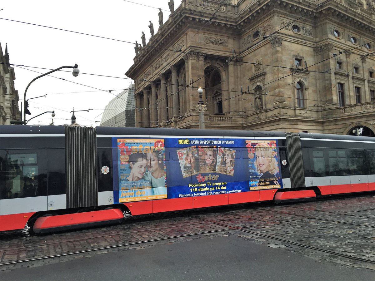 janekrubes's tweet photo. Praha chce sjednotit barvu prazskych tram, autorovi tramvaji (Kotas) to vadi a hrozi soudem. Soucasny stav je totiz super :) https://t.co/eec6sZCR7k