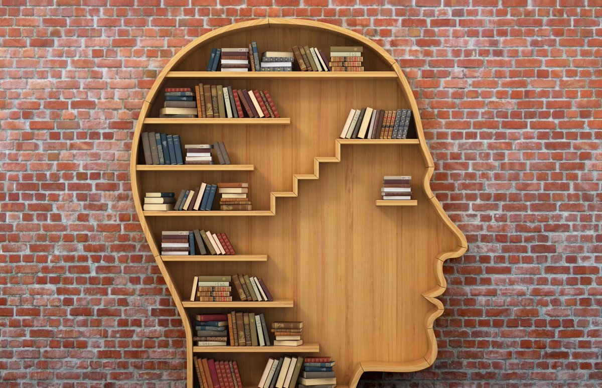 unifr's tweet photo. Avec ses 440 places de travail, la Bibliothèque de la Faculté de droit est un lieu idéal pour étudier... Et il s'y déroule parfois aussi d'étranges scènes. A visiter avec son responsable, Vladimir Colella. https://t.co/tiPvXaWLMi
#Unifr #Frappy #Droit #Study https://t.co/4SuirKOhiN