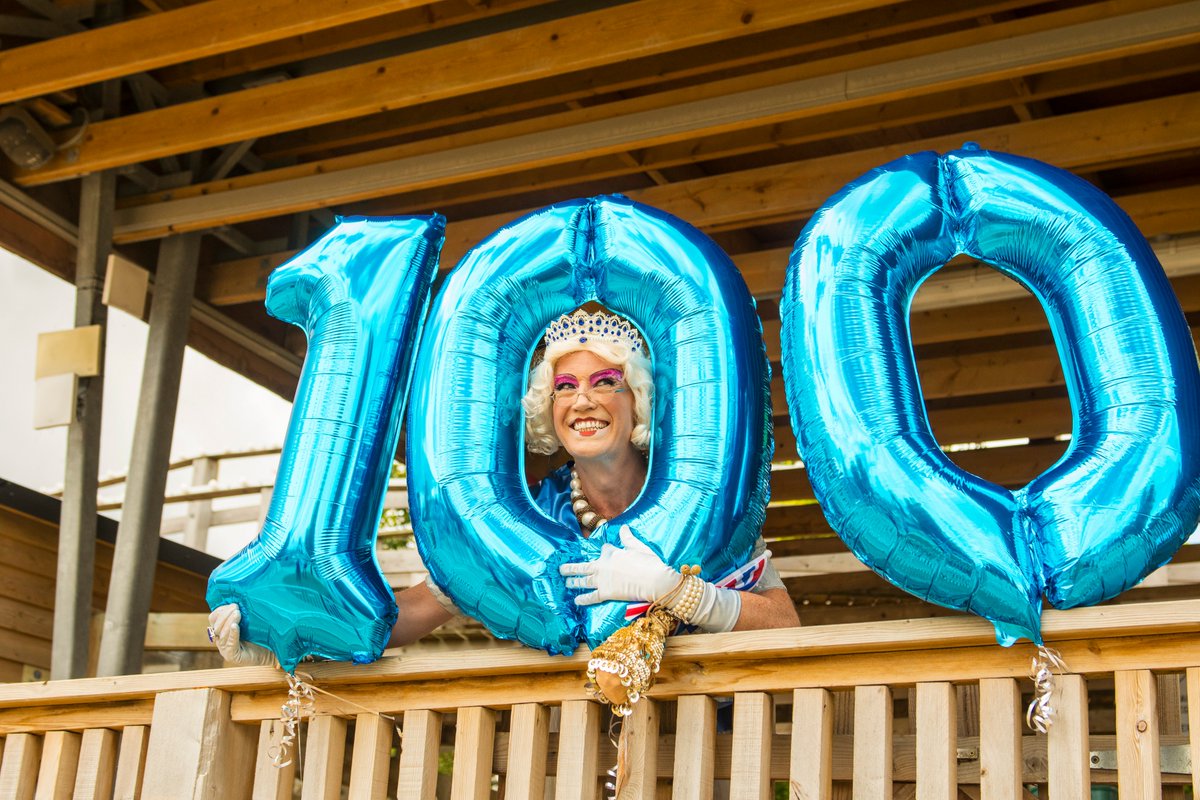 DreamlandMarg's tweet photo. What a way to celebrate the Scenic's 100th birthday! A visit from the Queen, an open top bus tour, and a ride of a lifetime for 28 teddies. 
Thanks to @thecabaretgeek, @theoriginaltour and @HB_Leisure for making our birthday sparkle. Watch the vid on YouTube https://t.co/8RQWTk8uLd