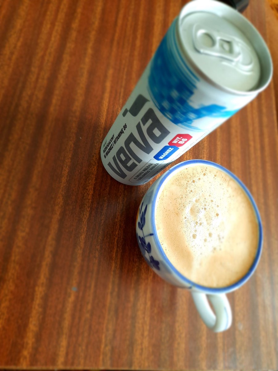 kacperatus's tweet photo. Zestaw kibica - #Verva i #Lafajezza ☕ Jeszcze koszulka #RK88 

Forza #TeamSitko @alfaromeoracing @NicholasLatifi 

#AustrianGP #F1pl #ElevenF1 https://t.co/szR7xUOtsx