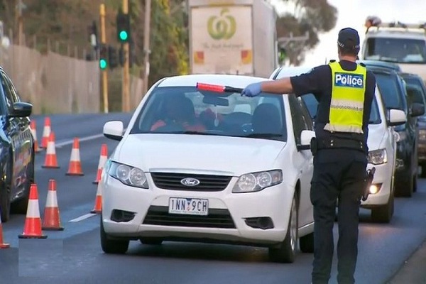 JagbaniOnline's tweet image. ਮੈਲਬੌਰਨ 'ਚ ਪੁਲਸ ਸਰਗਰਮ, ਤਾਲਾਬੰਦੀ ਨਿਯਮ ਤੋੜਨ ਵਾਲਿਆਂ 'ਤੇ ਜ਼ੁਰਮਾਨਾ
jagbani.punjabkesari.in/international/…
#Australia #lockdownrules #fine #coronavirus