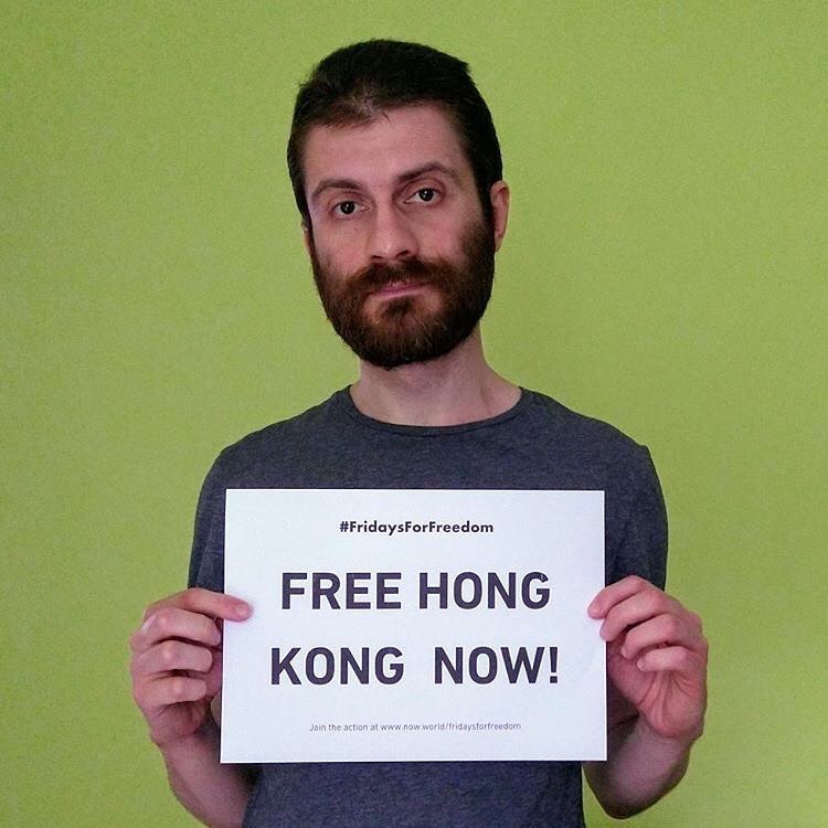 HR_movement's tweet photo. Activists from all over the world are taking part in our #FridaysForFreedom action to stop the #NationalSecurityLaw.

Take a picture with a sign saying "#FreeHongKong" in front of a Chinese Embassy (or in your living room)!

Download here the SM package: https://t.co/OA8coqEumB https://t.co/lPQNsTsJVJ