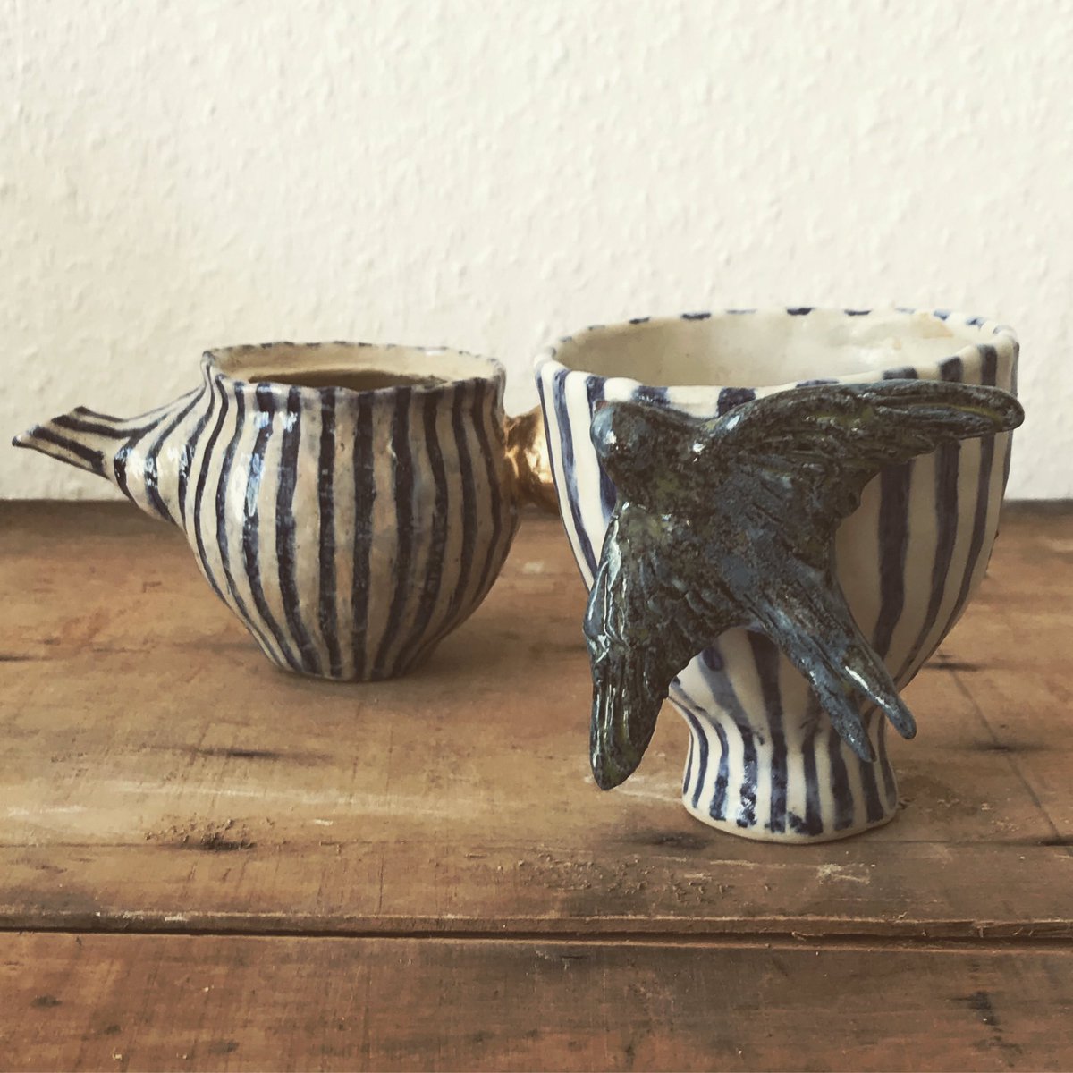 sakurabiscuits's tweet photo. #しましま コンビ #ツバメ の #カフェオレボール  #bird #mugcup  #057 for make to #onehundred #birdmug #coffeebreak 
#トリ #マグ #マグカップ #めざせ #100個 これで #57個 目。
#陶芸 #器 #sakurabiscuit #トリマグ  #swalow #ceramic #mywork
#おうちでカフェ https://t.co/F0q0ytLVer