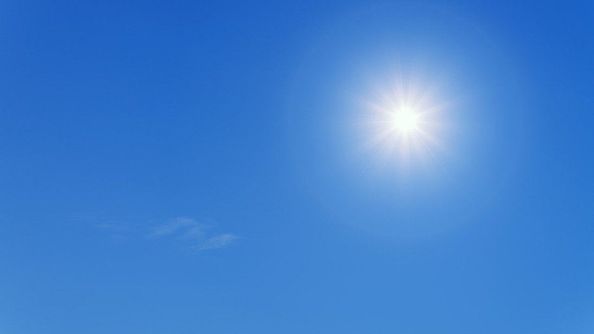 bambinogesu's tweet photo. Alte temperature, umidità, ambienti chiusi non ventilati e abbigliamento pesante. I #colpidicalore possono avere gravi conseguenze per i bambini. La dottoressa Maria Rosaria Marchili spiega come prevenire questo pericolo a #Bastalasalute di @RaiNews: https://t.co/1zkACK1Wuk https://t.co/F5S3DwsiNi